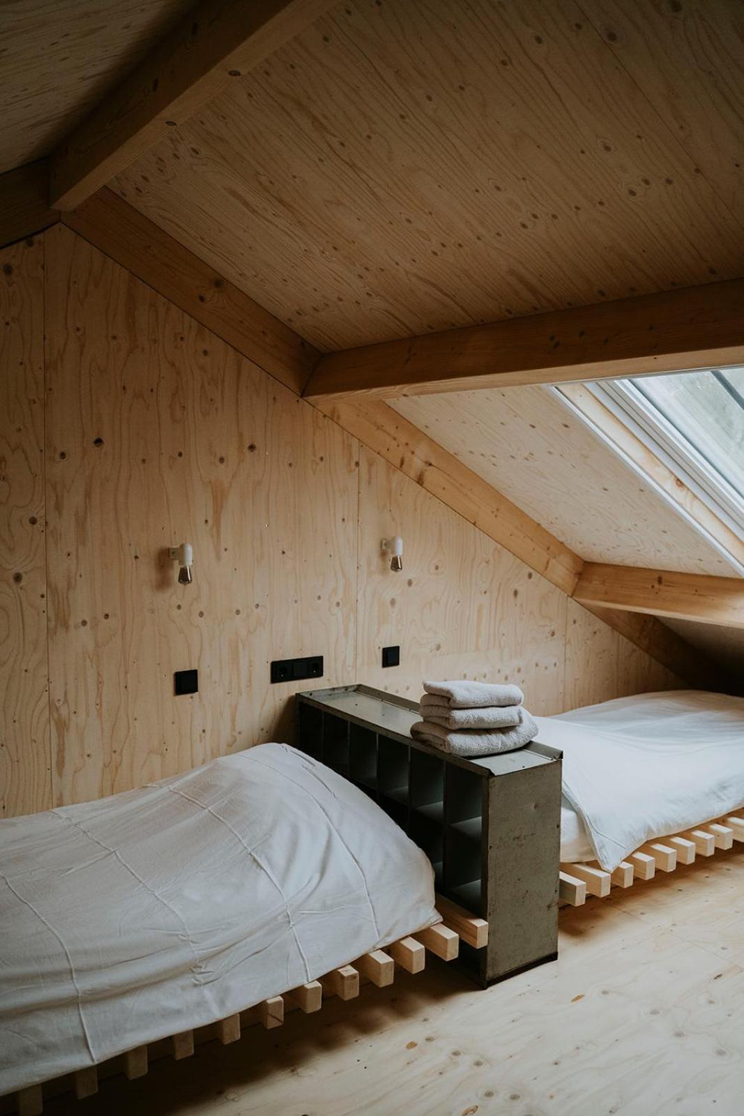 Bed and Breakfast Bed En Brood In De Kapschuur - Boerderij De Zuiderkrib Kraggenburg Esterno foto